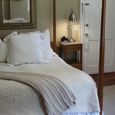 Federal House Inn Lee Bagian luar foto