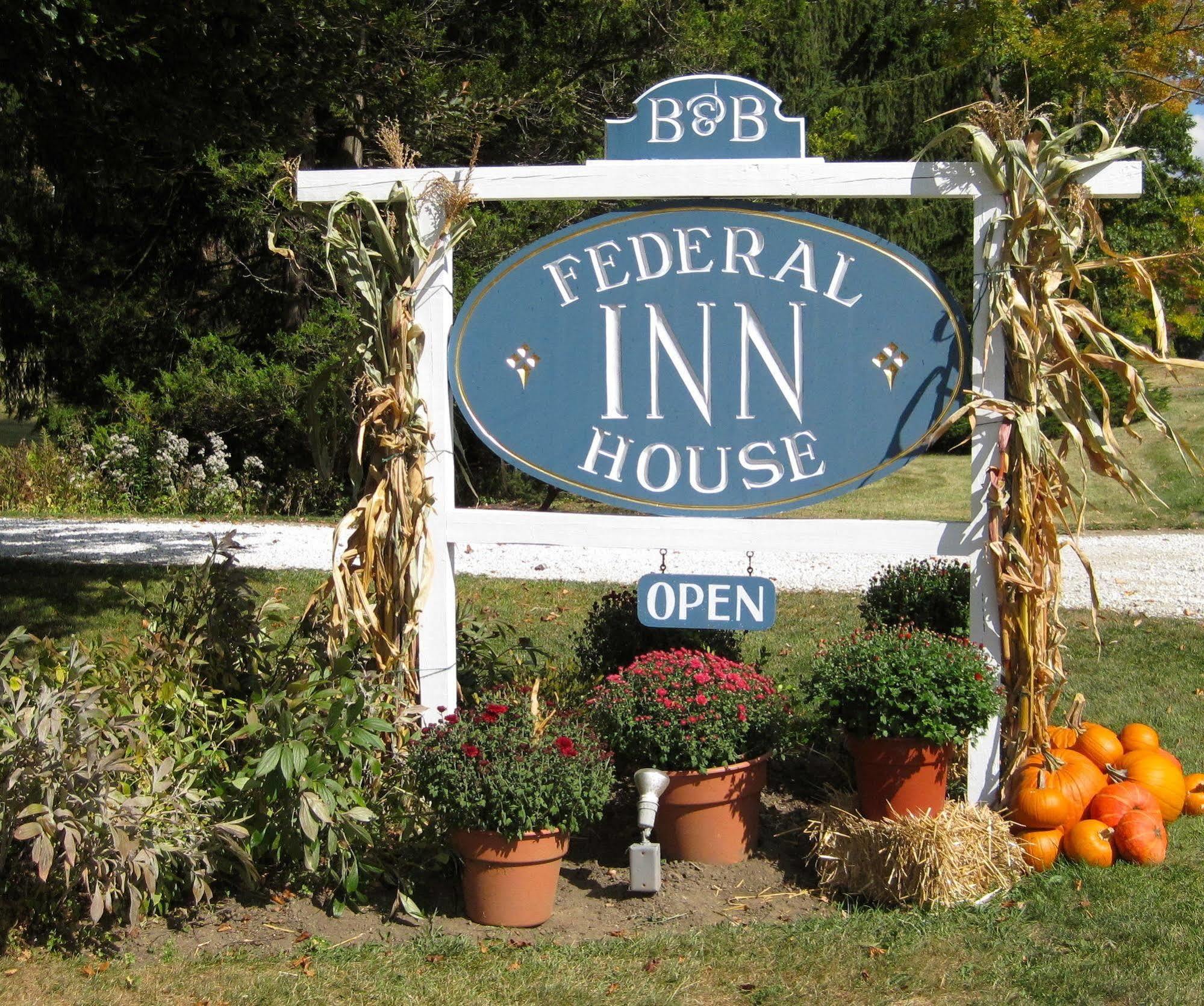 Federal House Inn Lee Bagian luar foto