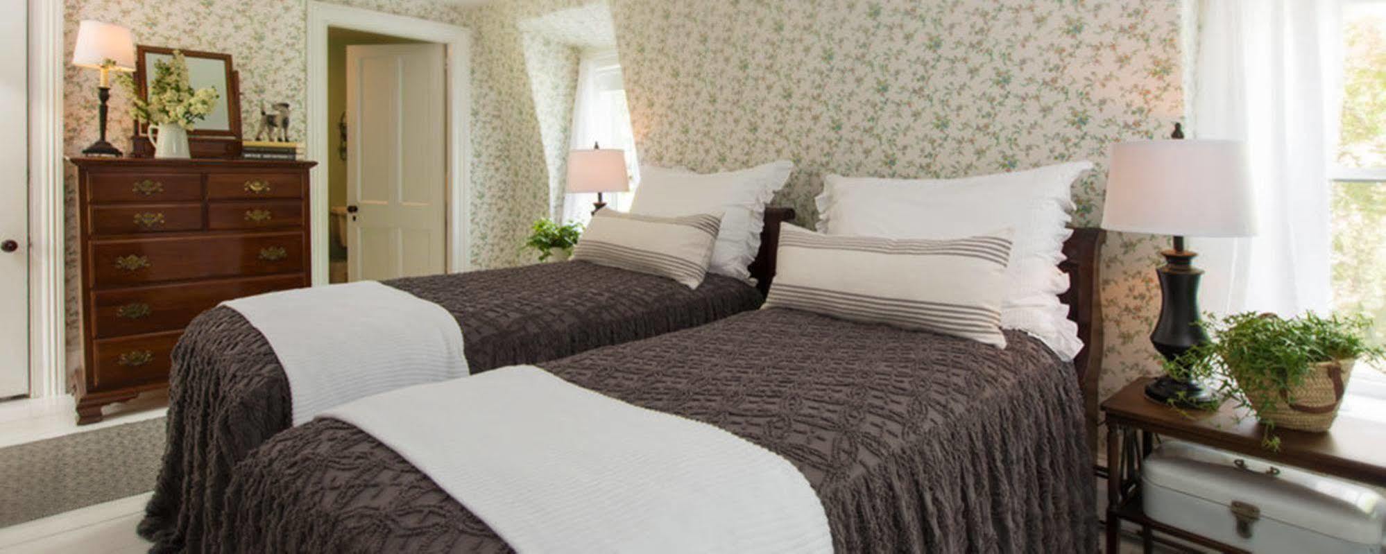 Federal House Inn Lee Bagian luar foto