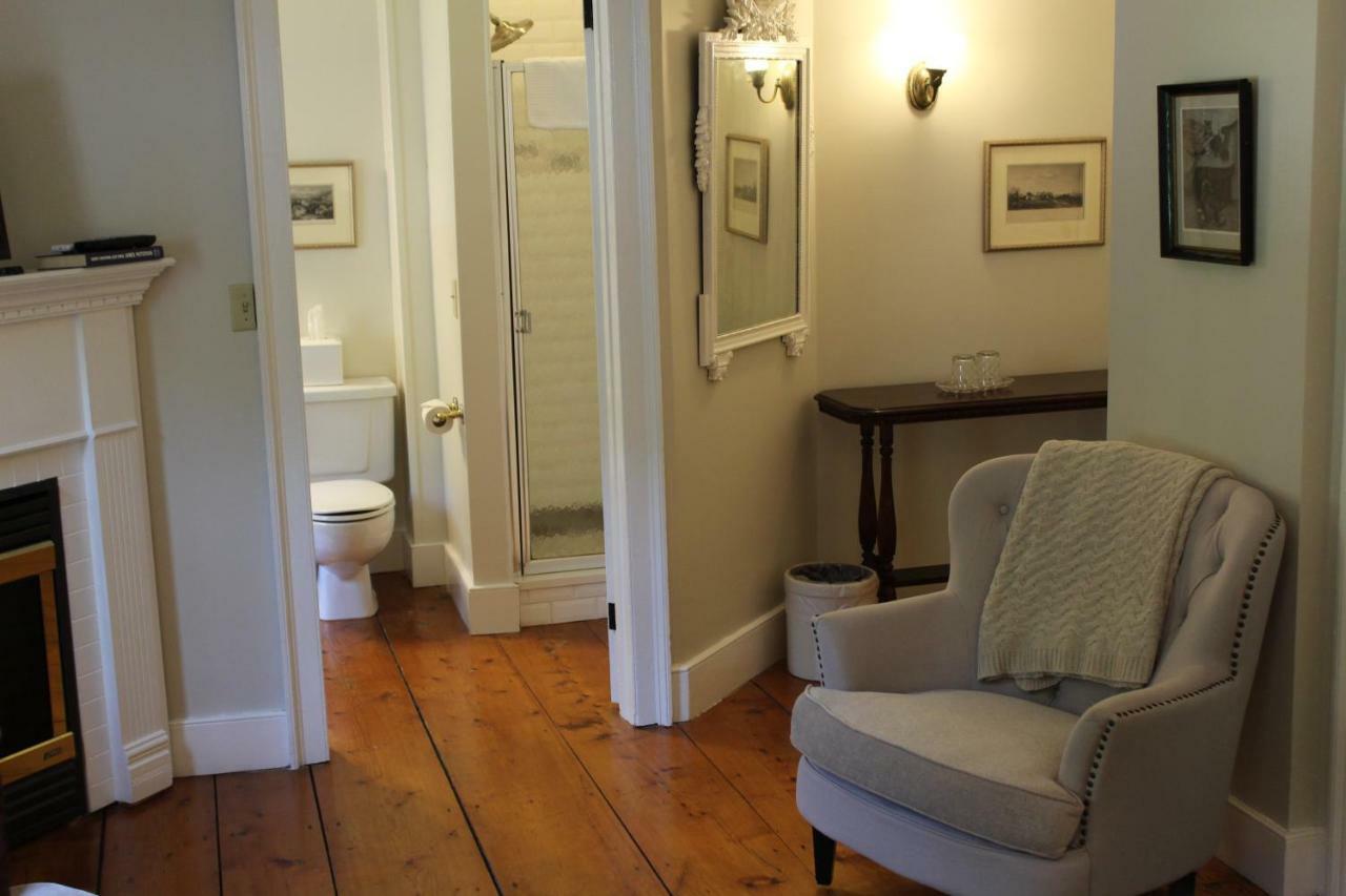 Federal House Inn Lee Bagian luar foto